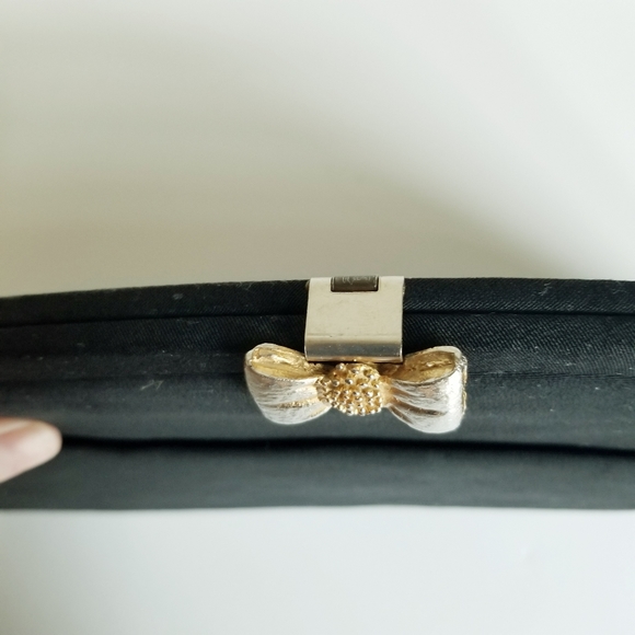 Vintage Bow Clutch Purse - Picture 2 of 7